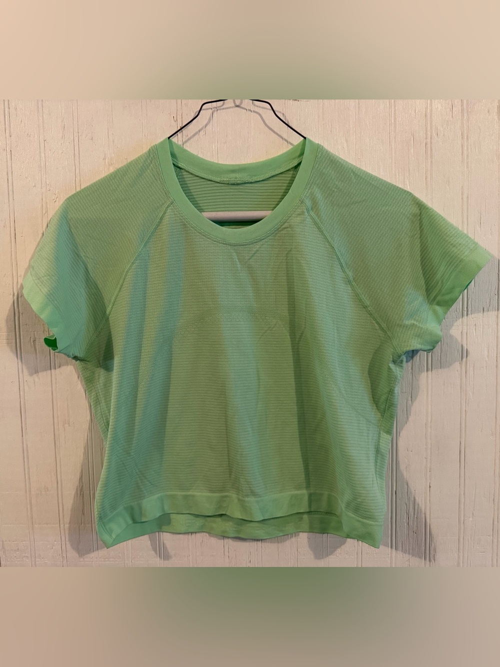 lululemon Swiftly Tech Cropped Short-Sleeve Shirt 2.0 - Picture 3 of 5